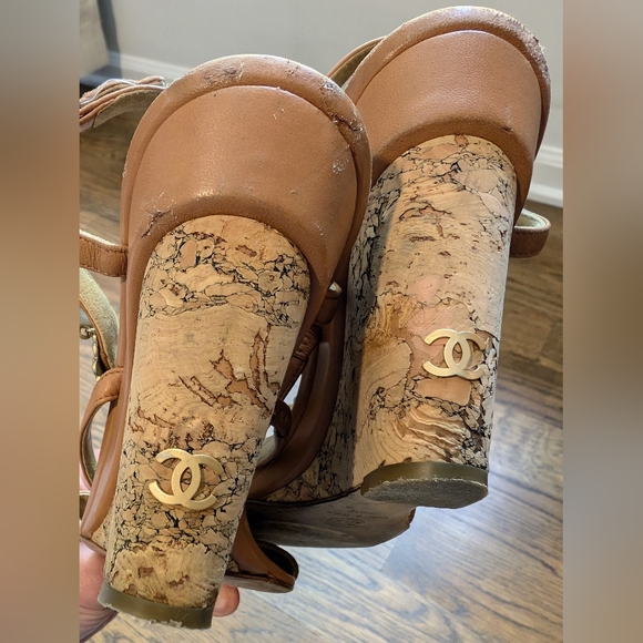 CHANEL Camellia Cork Wedge Sandals | Tan/Brown | Size 39 1/2 (Fits like US 7.5) - Picture 6 of 16